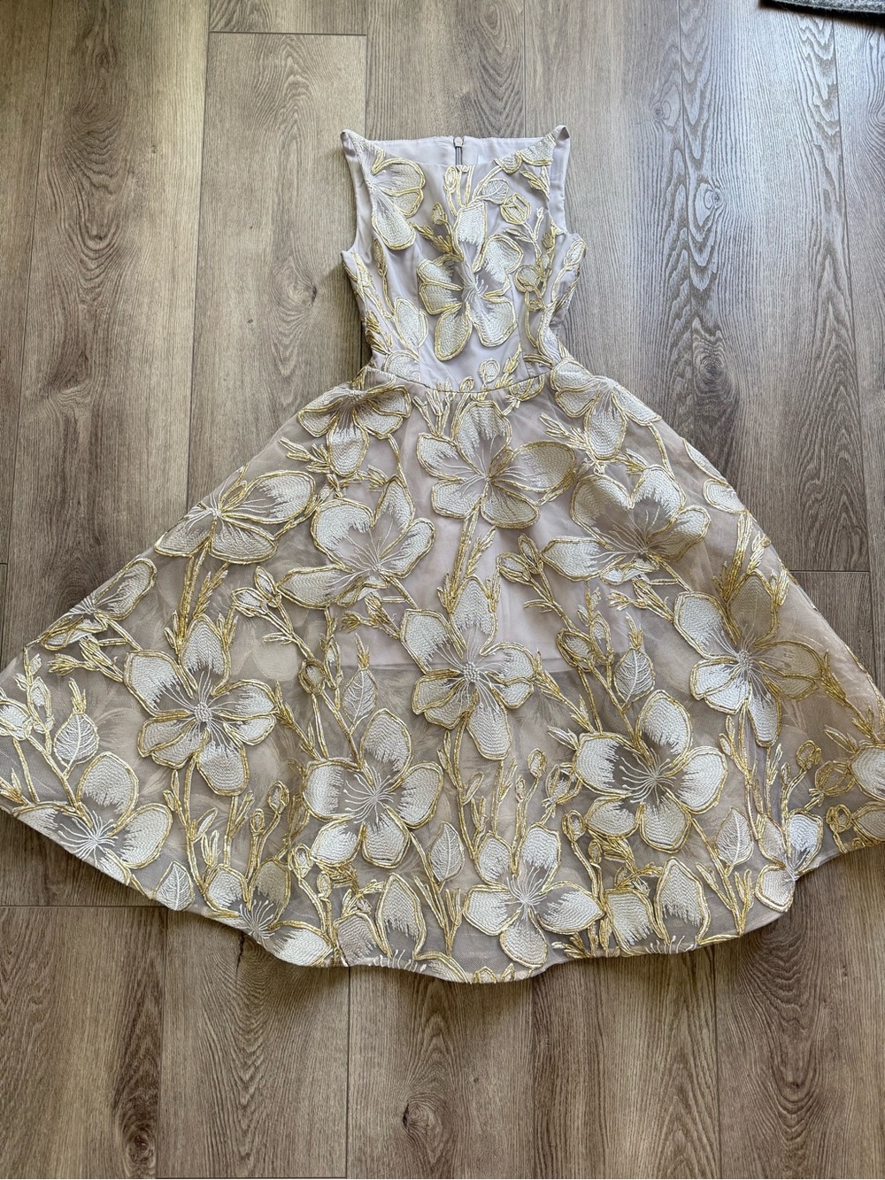 helsi silver & gold 3d floral embroidered sleevless midi party dress size XS NEW